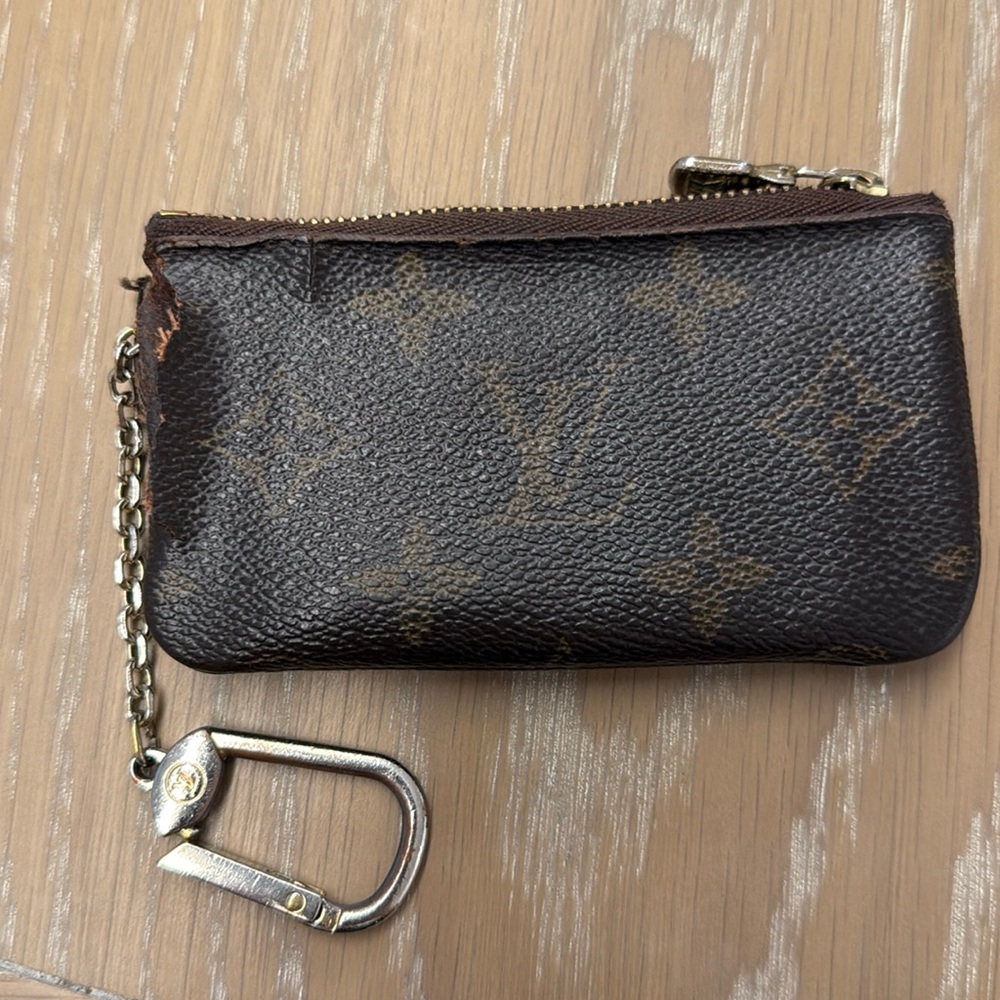 AUTHENTIC LOUIS VUITTON MONOGRAM BROWN KEY POUCH — used